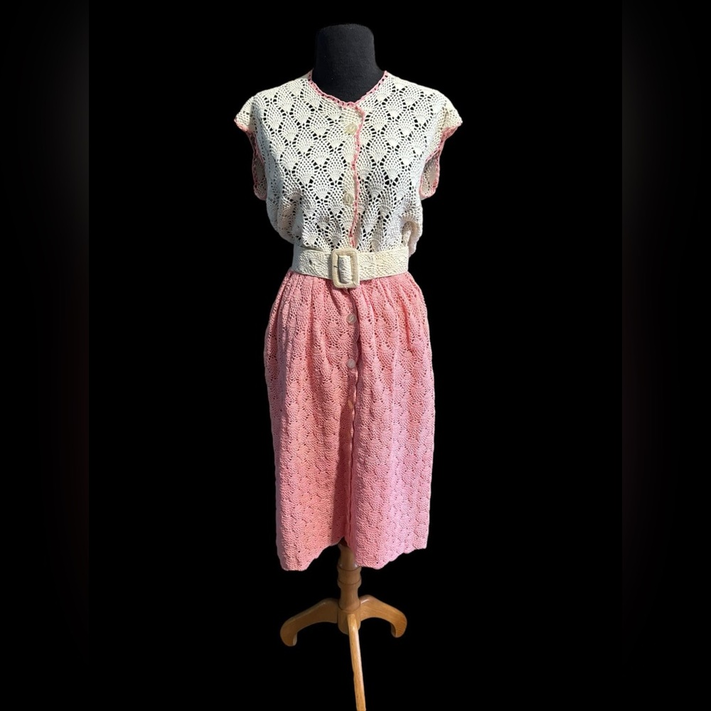 Gorgeous handmade 1950’s pink and white pineapple stitched dress